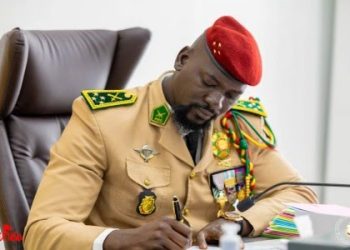 Decret : Nomination de deux anciens ministres par le président de la transition, Mamadi Doumbouya