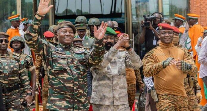 L&rsquo;AES accuse la CEDEAO et la France de déstabilisation et annonce une riposte ferme