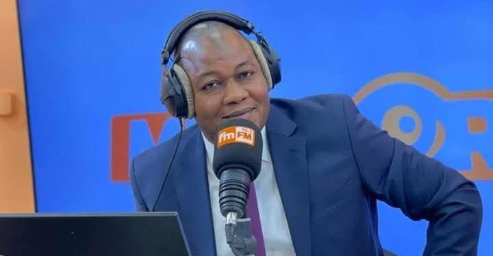 Le célèbre journaliste Aboubacar Diallo rend hommage à sa défunte mère décédée ce dimanche à Conakry vers 16 heures 