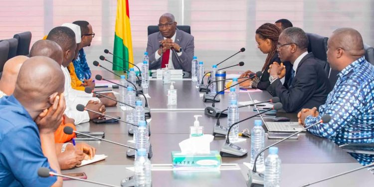Le Premier ministre Amadou Oury BAH félicite les champions agro-pastoraux de Guinée