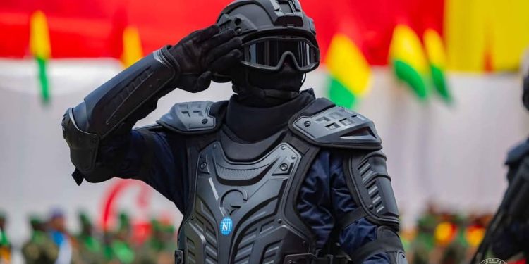 On fait le Point : « Les policiers guinéens n’ont jamais été mieux habillés que maintenant », déclare le ministre Bachir Diallo