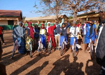 Le vélo : un moyen de maintien des filles à l’école à Mali/Yembéring
