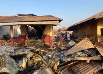 Incendie à N’Zérékoré : Des boutiques et une menuiserie entièrement calcinées