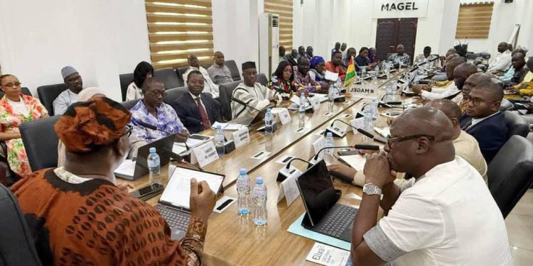 Ministère de l&rsquo;Agriculture : Réunion hebdomadaire du cabinet, le ministre Félix Lamah félicite le FODA 