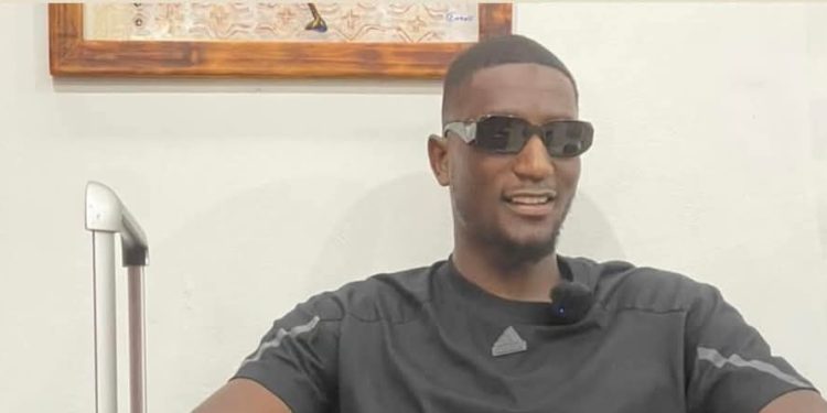 Serhou Guirassy à Conakry : Un retour glorieux et un hommage émouvant à ses racines après les CAF Awards