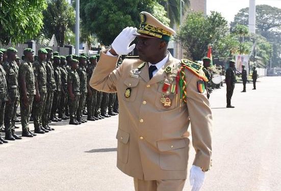 Armée : Le Général Abdoulaye Keïta frappe fort : «Plus de casquettes et de réseaux sociaux chez les militaires 