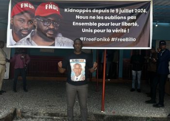 Solidarité du MODEL : Une bandérole en soutien à Foniké Mengué et Billo Bah jusqu&rsquo;à leur libération
