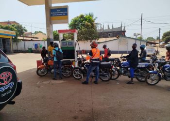 Pénurie de carburant à Conakry ou folle rumeur ?  : Les stations-services prises d&rsquo;assaut sur l&rsquo;axe T7-Lambanyi