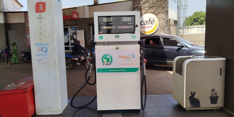 Crise de carburant à Kankan : L&rsquo;inspecteur de la SONAP dénonce le marché noir et met en garde les revendeurs