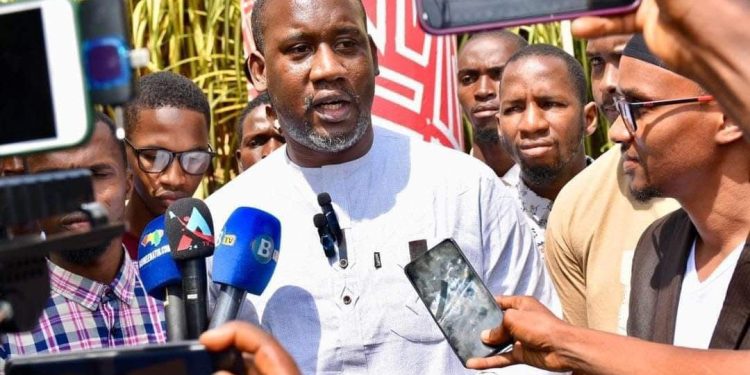 « Ceux qui sont dehors, rentrez, car c’est ici que tout se jouera » Aliou Bah, président du MoDeL, lance un appel aux exilés politiques