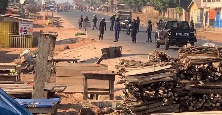 Colère et frustration à Khaliakhory après un accident mortel : les habitants réclament justice