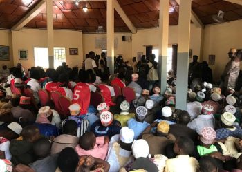 « C’est un deuil pour toute la nation » : Le Premier ministre Amadou Oury Bah présente les condoléances à Labé après la tragédie de N’zérekoré