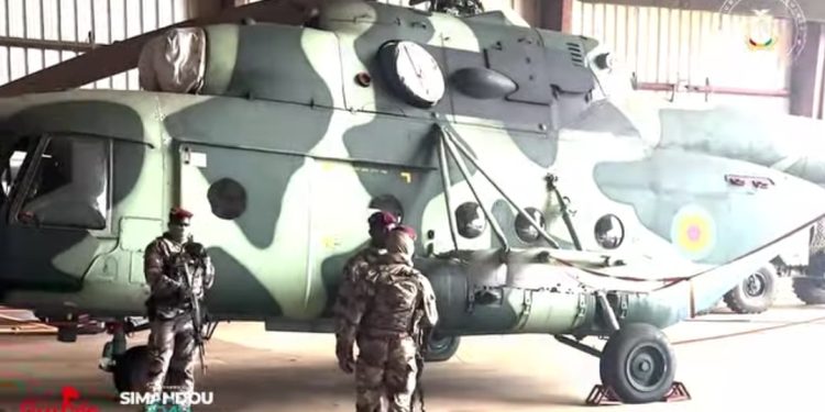Défense : Renforcement de la défense nationale, le Général Mamadi Doumbouya réceptionne des hélicoptères Mi-17