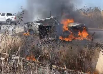 Un incendie spectaculaire sur la route Conakry-Kindia tous les passagers s&rsquo;en sortent indemnes