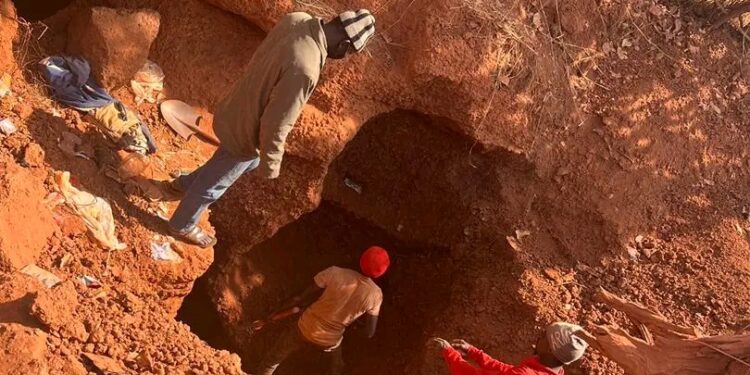Siguiri : un éboulement meurtrier dans une mine emporte quatre vies, dont deux femmes enceintes