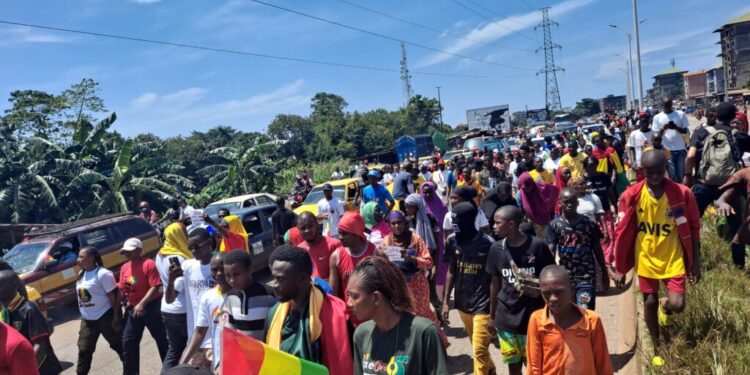 Guinée : Le Mouvement des Jeunes de l’Axe pour la Renaissance rejette la manif des FVN 