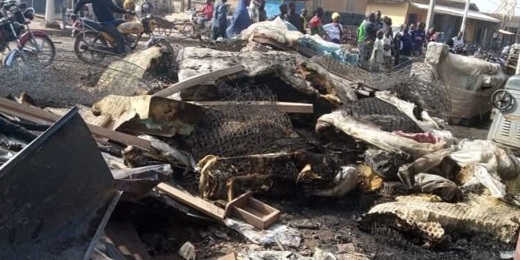 N’Zérékoré : Un incendie ravage tout, une maison, des biens et 300 millions GNF 