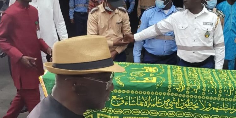 Conakry : L&rsquo;ancien capitaine de Syli AKB a rendu un hommage vibrant à Mariama SOGUIPAH Camara
