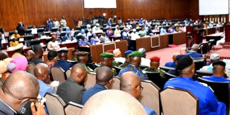 Plénière décisive au CNT : examen et adoption de textes clés ce vendredi 