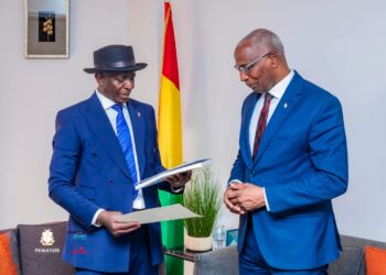 Conakry : Enfin, le Premier ministre reçoit le rapport de la Commission d&rsquo;enquête sur la bousculade meurtrière de N&rsquo;Zérékoré