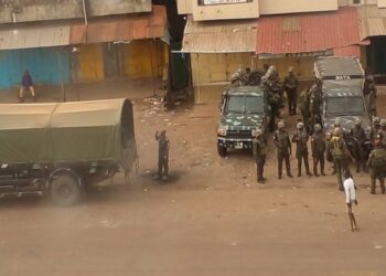 Conakry : La tension monte d&rsquo;un cran entre forces de l&rsquo;ordre et manifestants sur l&rsquo;axe Le Prince cette nuit de dimanche 