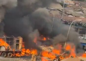 Conakry : Un incendie colossal à Madina-marché, au niveau du pont