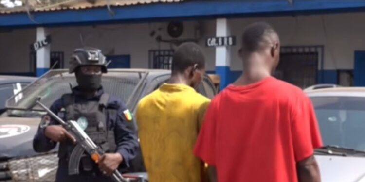 Conakry : Deux présumés bandits récidivistes présentés à la presse ce mardi à Kaloum
