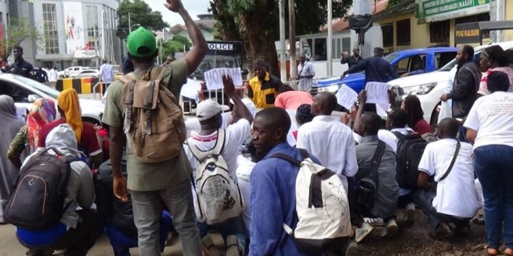 Kaloum : Des enseignants-chercheurs dénoncent l’injustice systémique et l’opacité du recrutement universitaire
