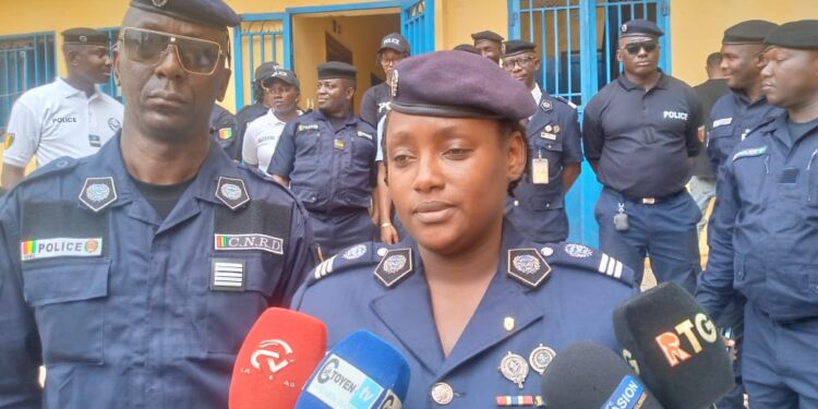 Guinée : La Direction Générale de la Police Nationale met le grappin sur des faussaires de titres de transport à Conakry