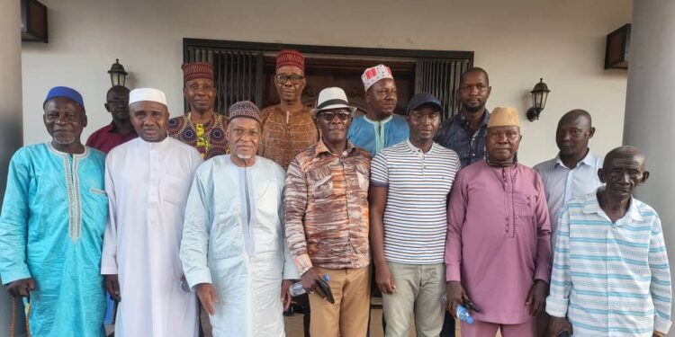 Kindia : après l&rsquo;intronisation d&rsquo;Elhadj Mamoudou Camara Kountigui de la Basse Guinée, une délégation du Haut Conseil des Baga chez Elhadj Alseny Barry pour réparer l&rsquo;oubli et la bourde