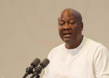 Ghana : le président interdit les voyages en première classe aux membres du gouvernement