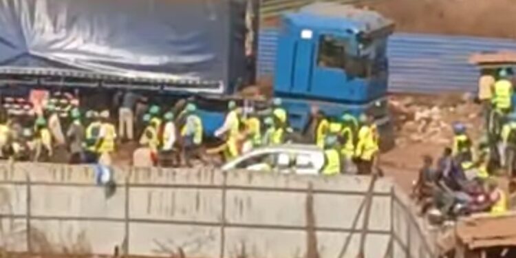 Grève des ouvriers à la cité administrative de Koloma : le mouvement se poursuit