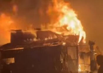 Un incendie ravage plusieurs installations à Dabondy, Matam : l&rsquo;intervention des sapeurs-pompiers en cours