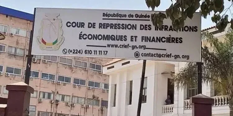 Affaire des 69 millions de dollars : La CRIEF suspend l’audience après des échauffourées, le procès renvoyé au 3 mars 2025