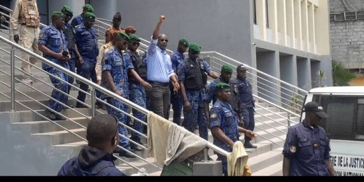 Cour d’appel de Conakry : Demandes de médiatisation du procès (avocats du prévenu) et huis clos (ministère public) au procès en appel d&rsquo;Aliou Bah
