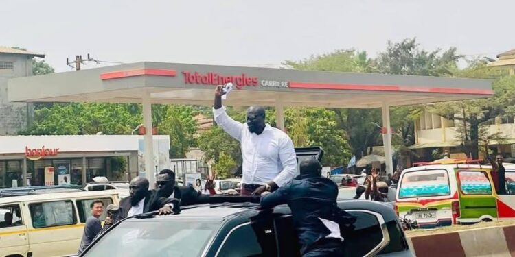 Retour triomphal à Conakry : Le général Mamadi Doumbouya boucle sa tournée diplomatique africaine