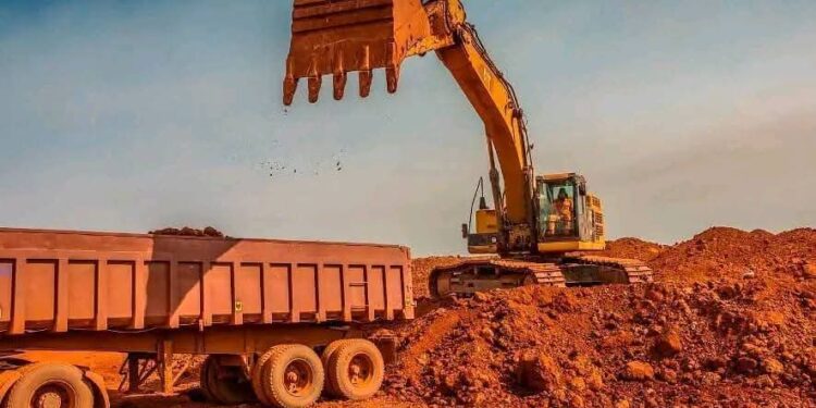 Permis miniers retirés en série : l&rsquo;État serre la vis pour assainir le secteur