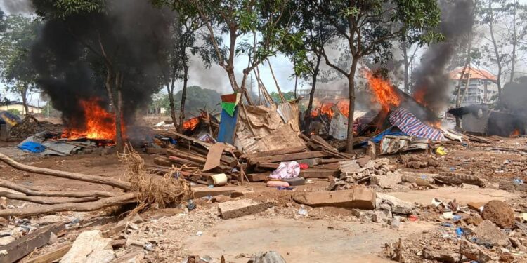 Conakry : Coup de force sécuritaire à Bujumbura, les baraques illégales réduites en cendres