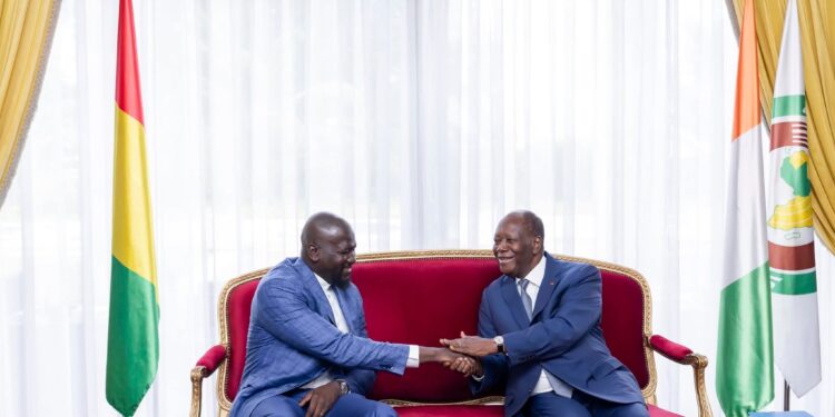 Abidjan : Ouattara salue les avancées économiques de la Guinée sous Doumbouya