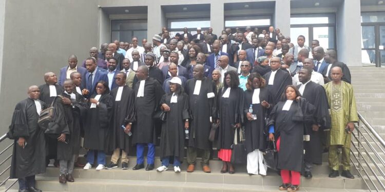 Guinée: le Barreau boycotte les audiences et se retire des organes de la transition