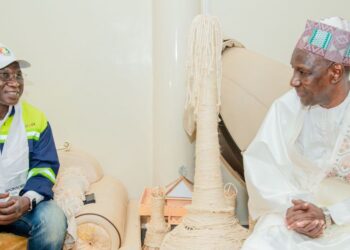 Labé: Ahmed Kanté rend visite au grand imam Elhadj Badrou Bah pour solliciter bénédictions et prières