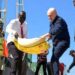 Engagement exemplaire : Mustafa Levent Adali et Ousmane Savané en première ligne avec les dokers pour booster le débarquement des marchandises